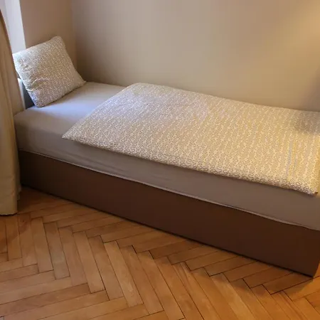 Soukenicka Elegant דירה